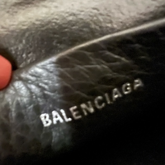 BALENCIAGA everyday white logo mini camera crossbody bag - Picture 11 of 15